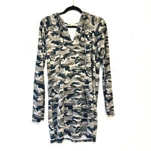 5 FOR $25 ⭐️ Camo Tunic with Hood
